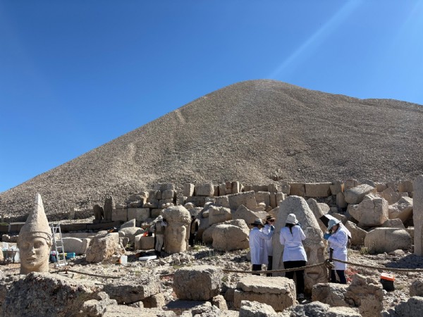 NEMRUT’UN DEV HEYKELLERİNE 5 YILLIK KORUMA KALKANI